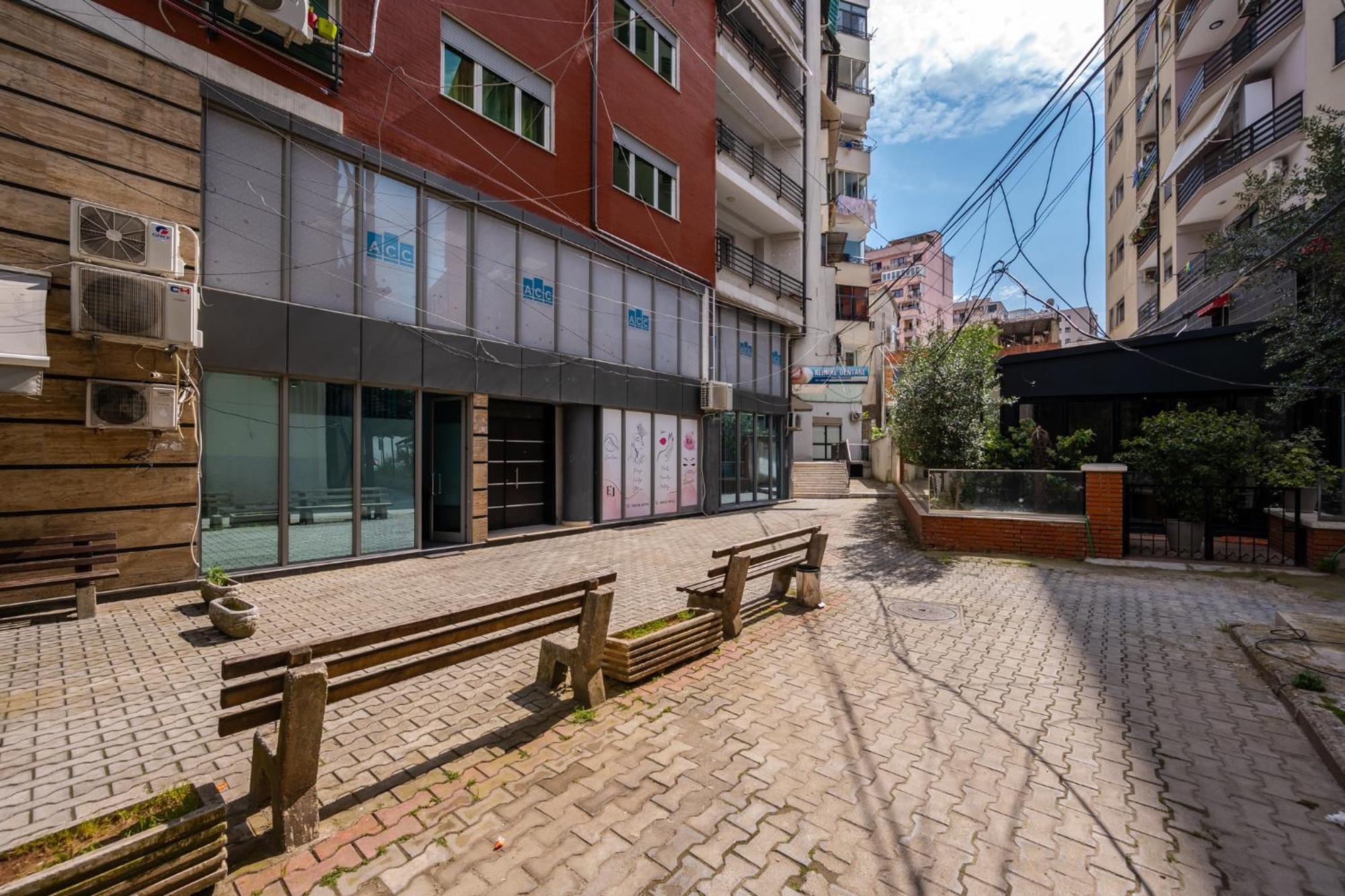 Lucas Central Home Tirana Exterior photo